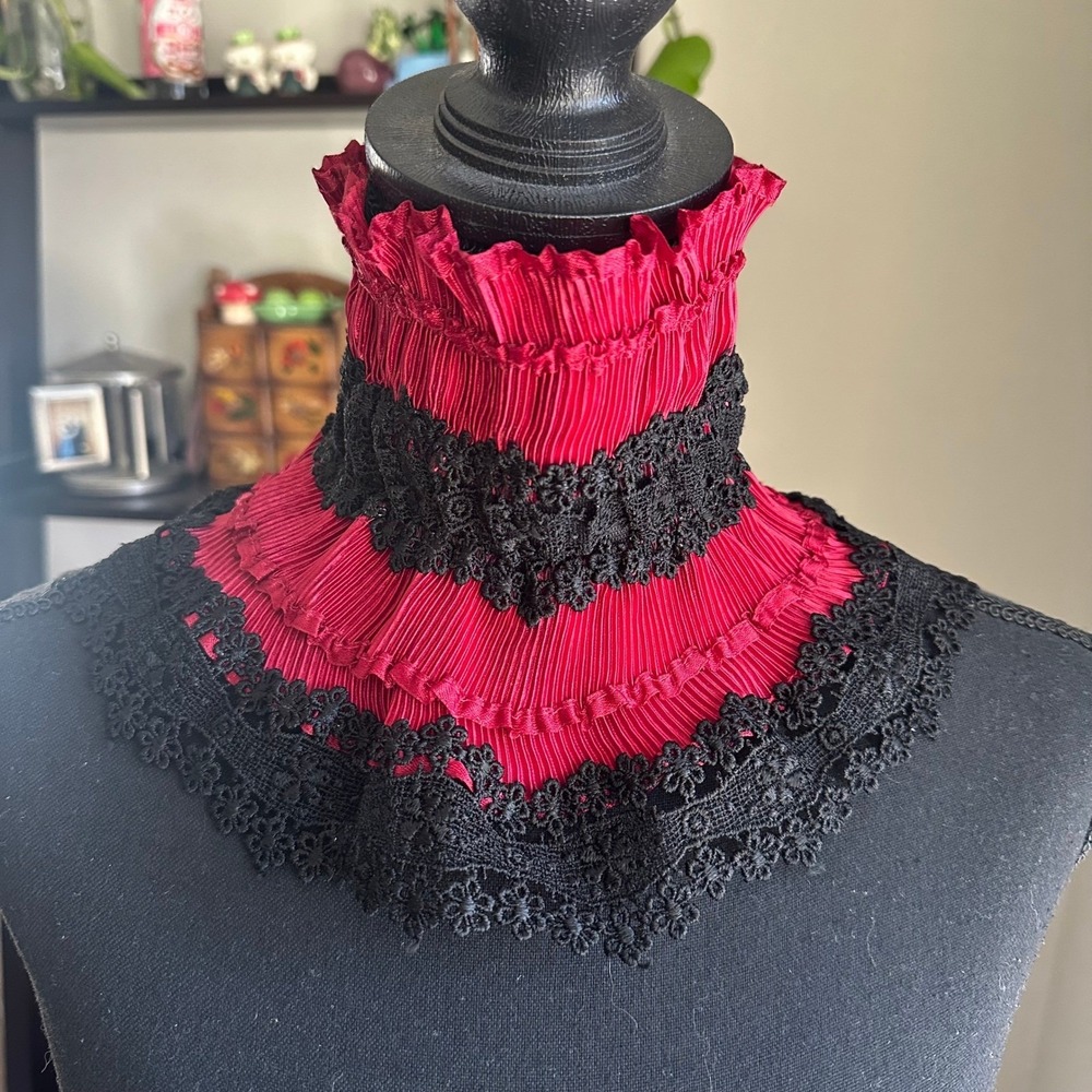 Red Pleated High Neck Detachable Collar Black Lace Trim Gothic Victorian Choker